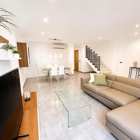 Nyaraló Spacious Family Townhouse In Cancelada, Near Golf Courses And The