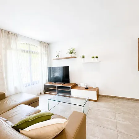 Spacious Family Townhouse In Cancelada, Near Golf Courses And The