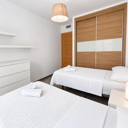 Сasa de vacaciones Spacious Family Townhouse In Cancelada, Near Golf Courses And The